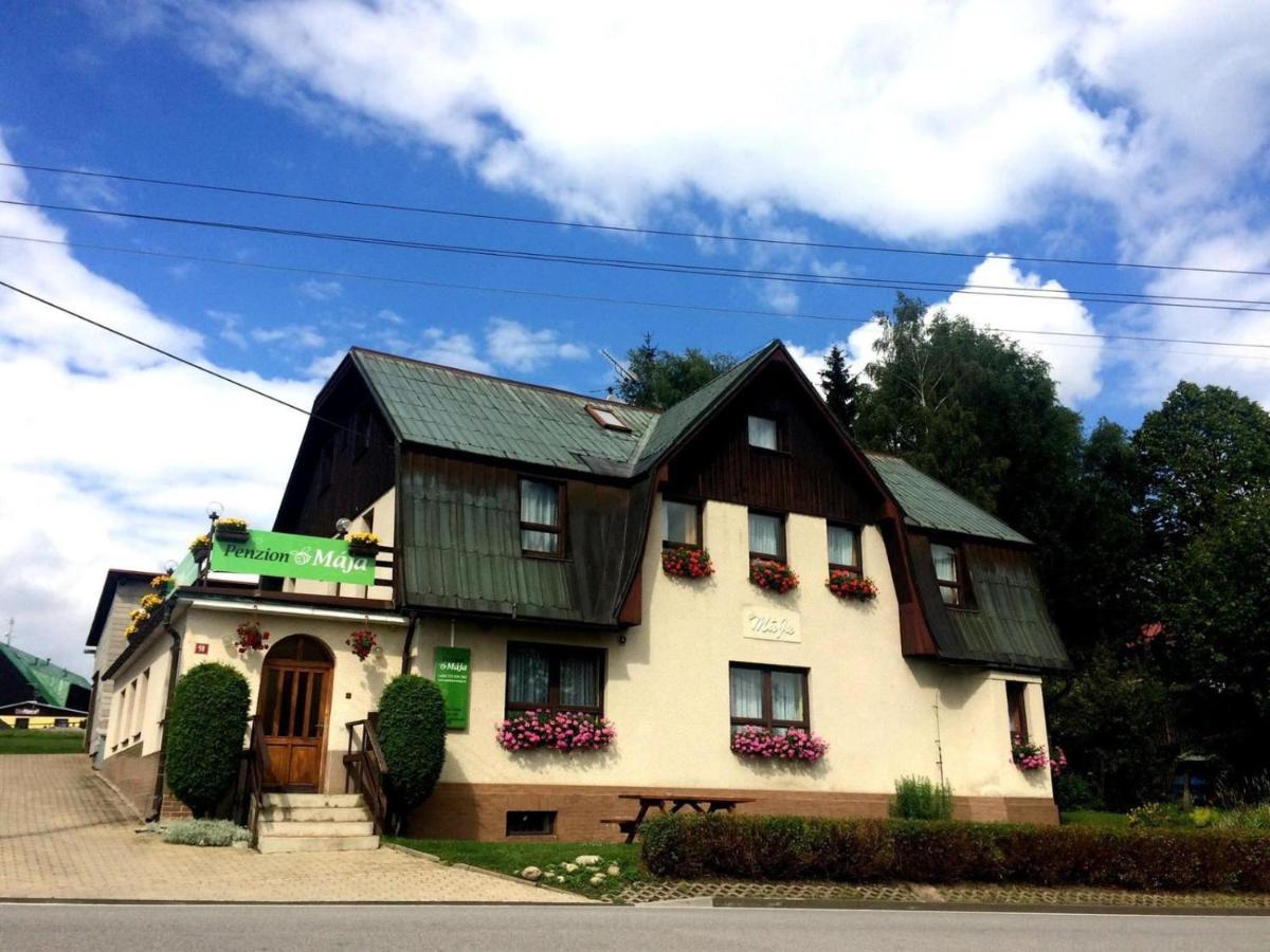 Restaurace A Penzion Maja 베네츠코 외부 사진