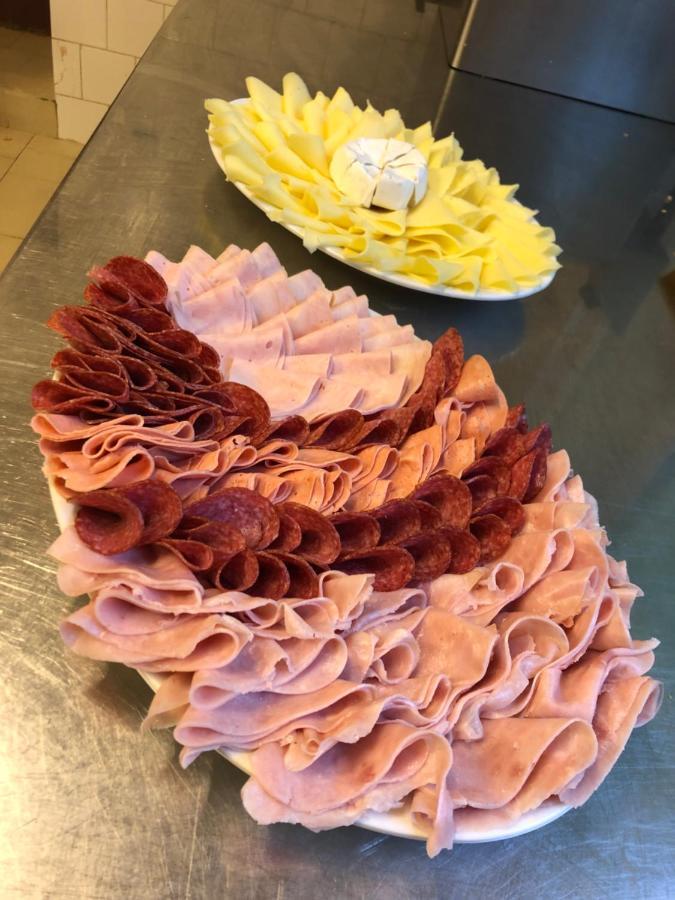Restaurace A Penzion Maja 베네츠코 외부 사진